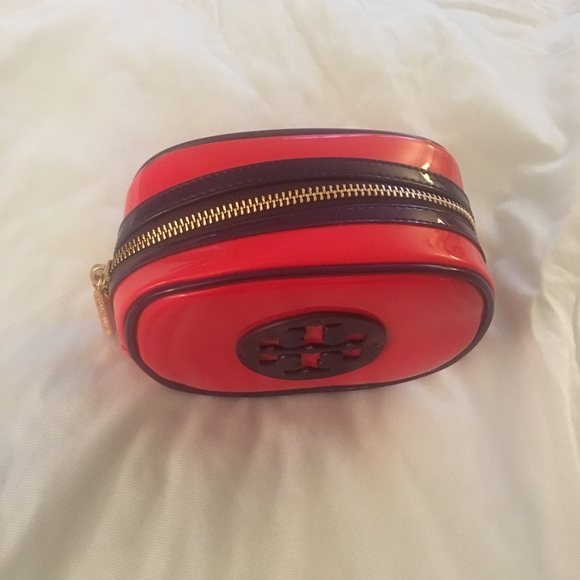 Tory Burch Small Zip Patent Cosmetic Case - Picture 2 of 2